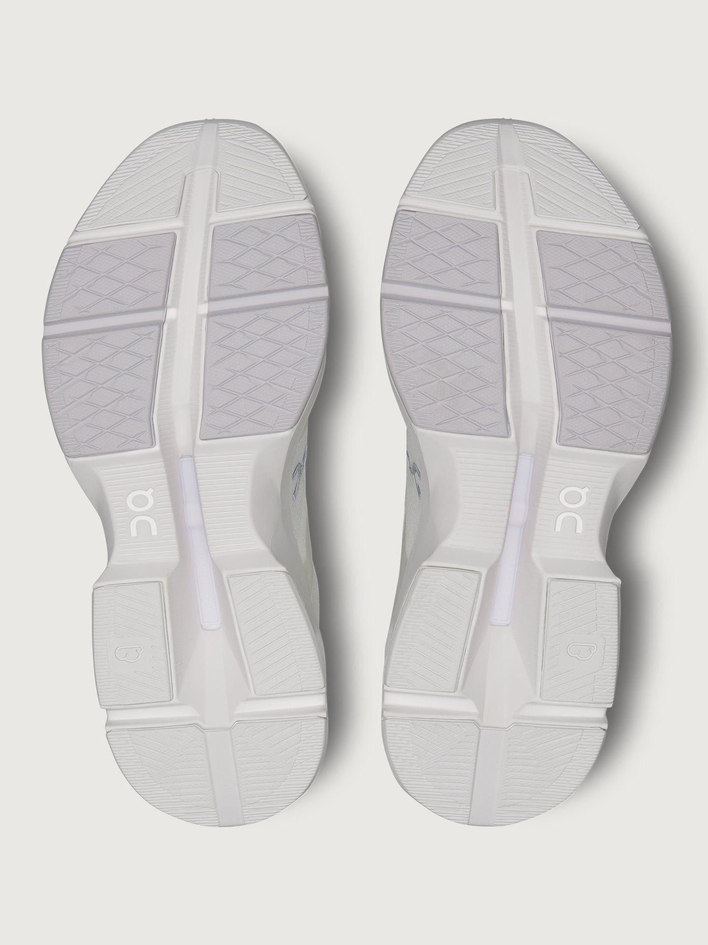 Carbon38 | Cloudpulse - White | Frost