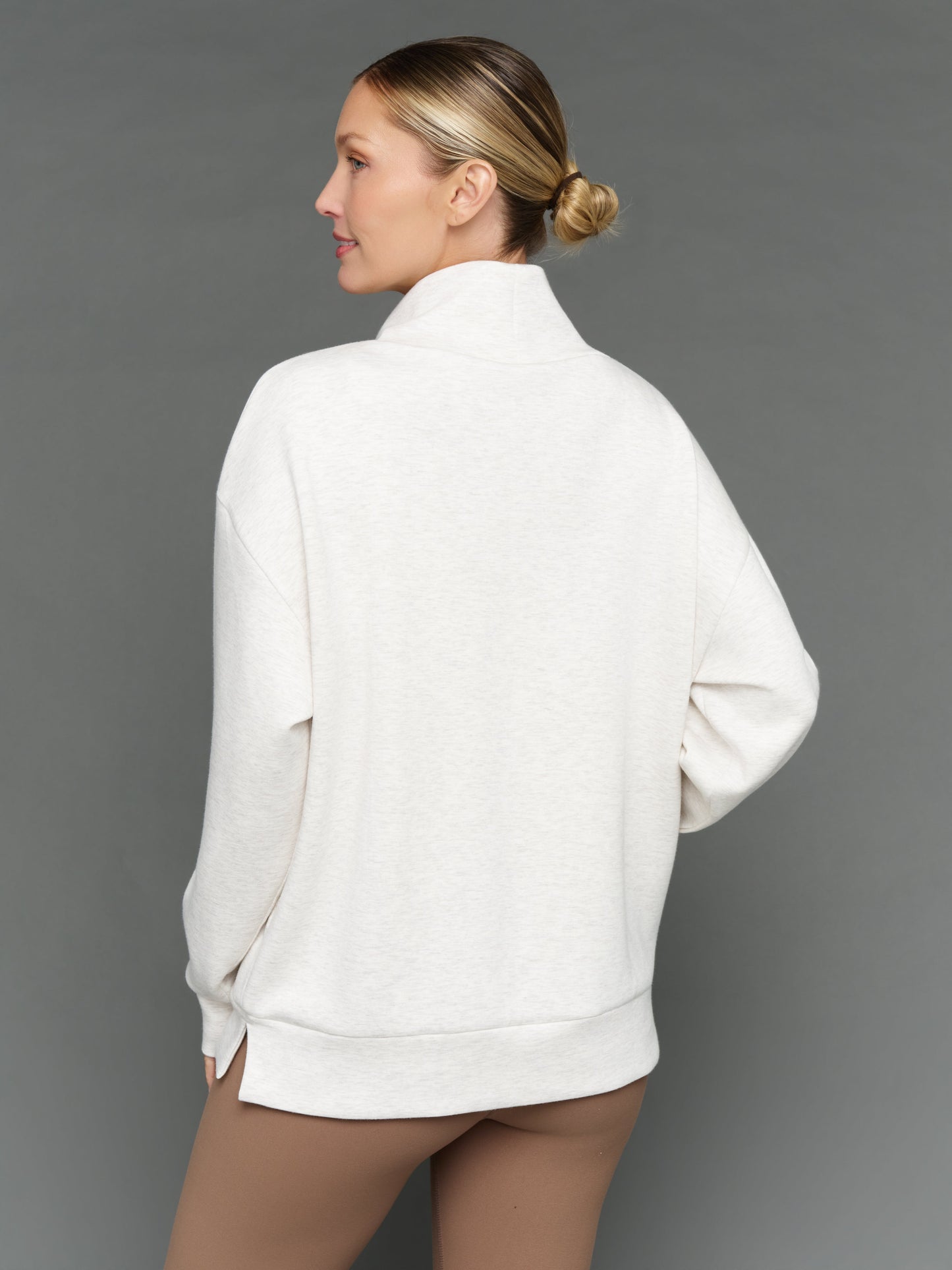 Carbon38 | Mock Neck Pullover in Interlock - Moonbeam Heather