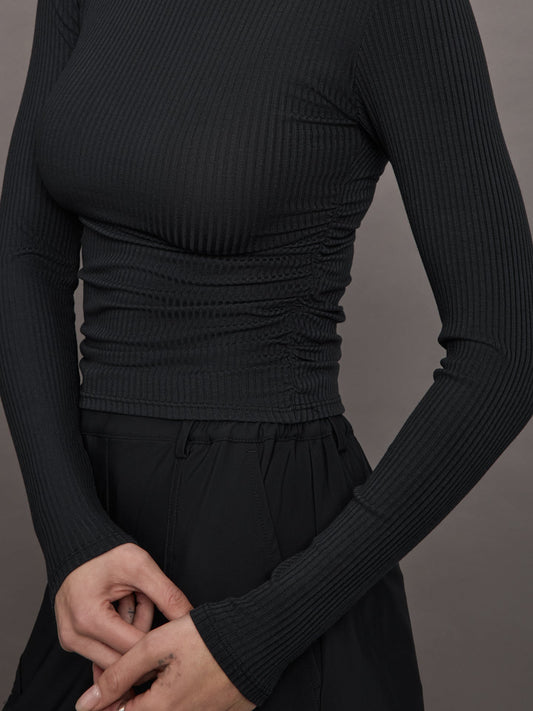 Carbon38 | Long Sleeve Ruched Top in Ribbed Jersey - Black