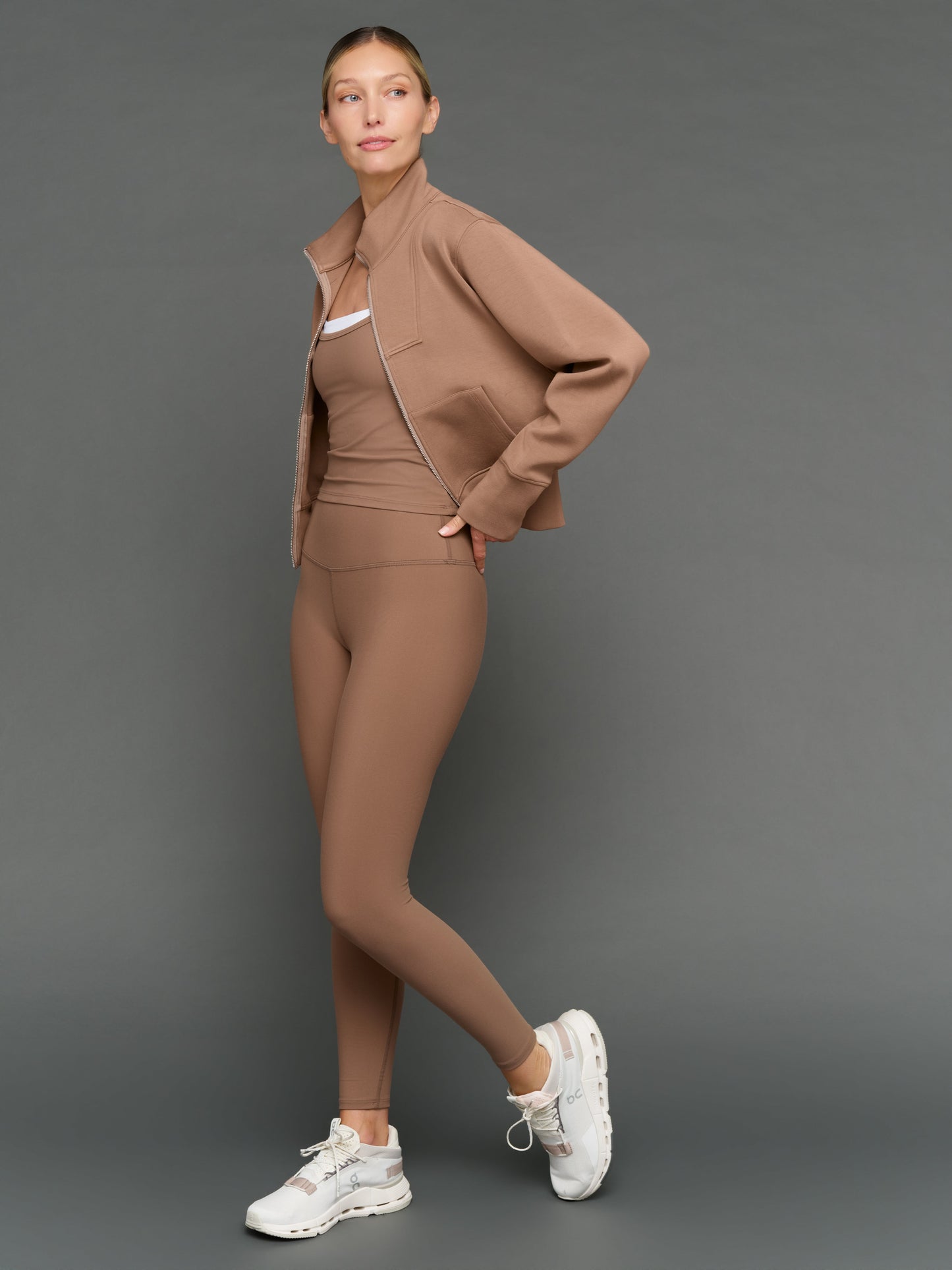 Carbon38 | Double Layered Tank in Melt - Caribou/White