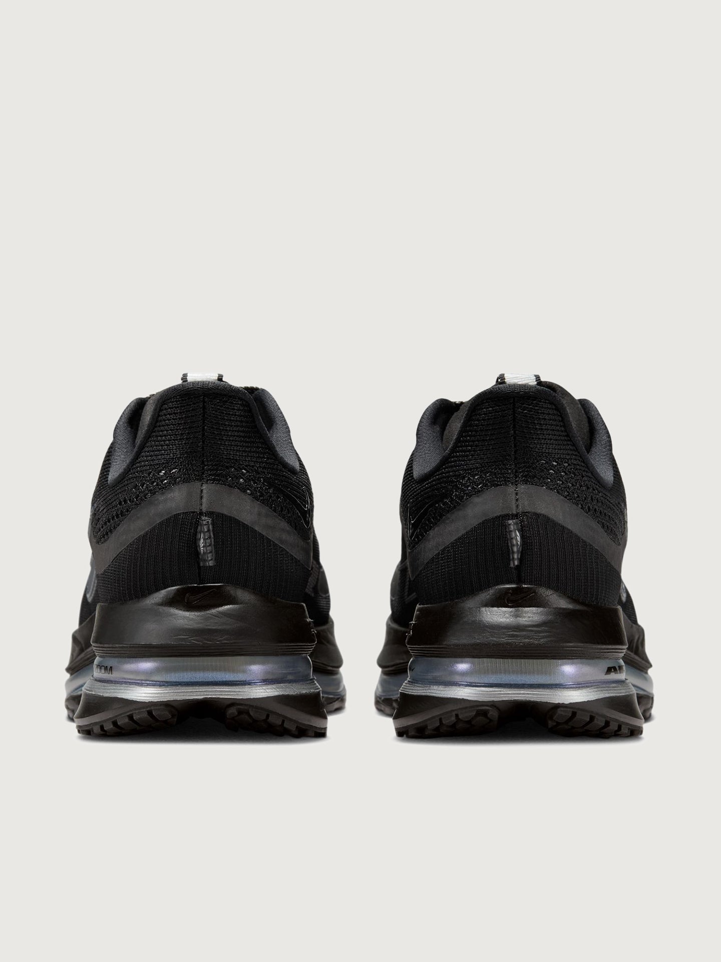 Carbon38 | W NIKE PEGASUS PREMIUM - Black/Black-Metallic Silver