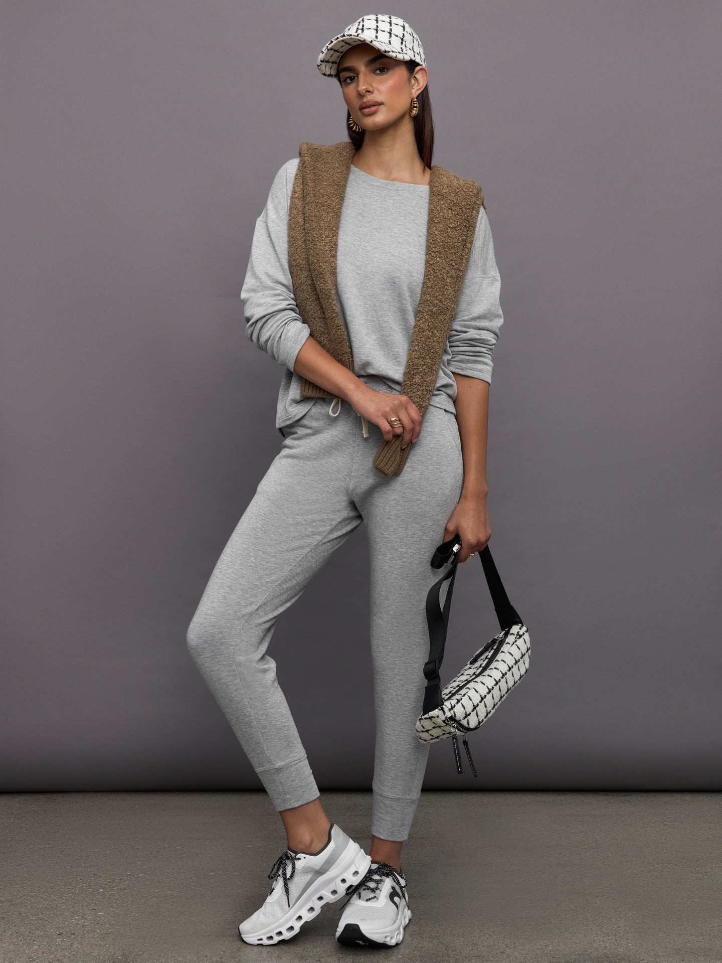 Carbon38 | Pullover Sweatshirt - Heather Grey