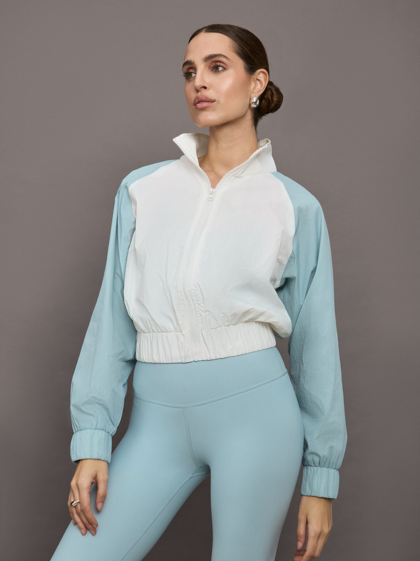 Carbon38 | Colorblock Windbreaker - Cloud Dancer / Sky Blue