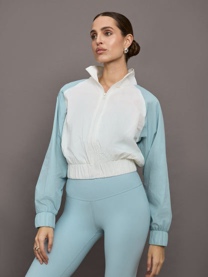 Carbon38 | Colorblock Windbreaker - Cloud Dancer / Sky Blue