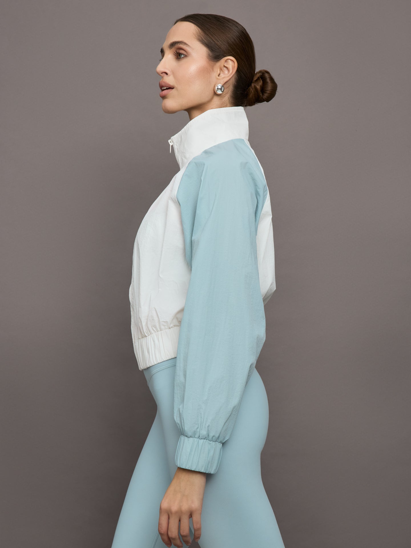 Carbon38 | Colorblock Windbreaker - Cloud Dancer / Sky Blue