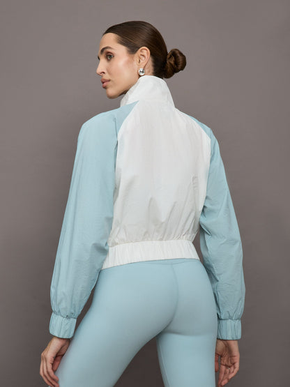 Carbon38 | Colorblock Windbreaker - Cloud Dancer / Sky Blue