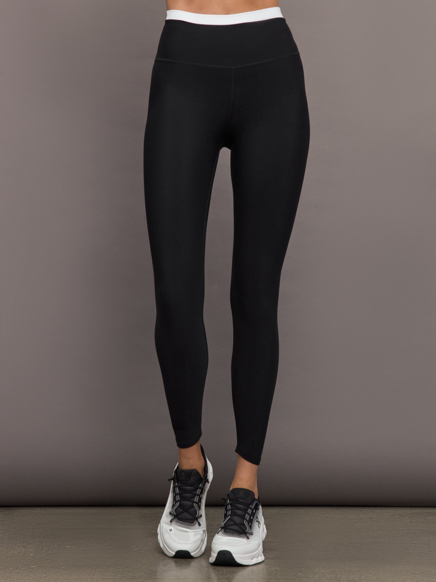 Carbon38 | Contrast Waistband Legging in Melt - Black/White