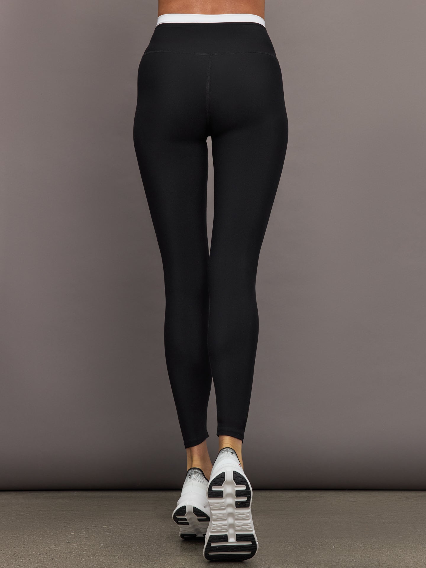 Carbon38 | Contrast Waistband Legging in Melt - Black/White