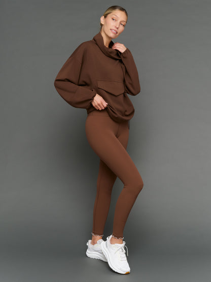 Carbon38 | Contrast Scallop Edge Legging in Melt - Carafe/White