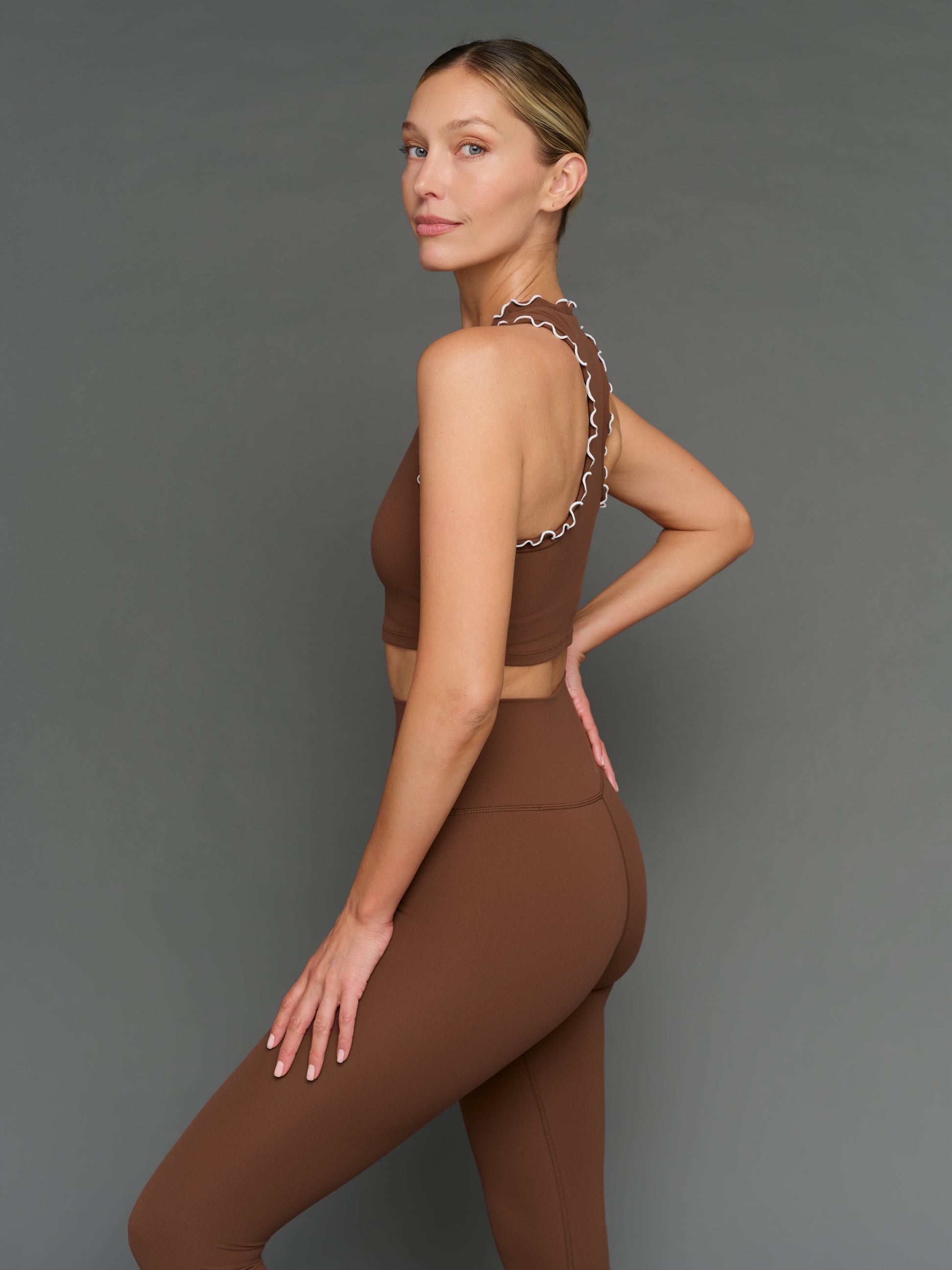 Carbon38 | Contrast Scallop Edge Legging in Melt - Carafe/White