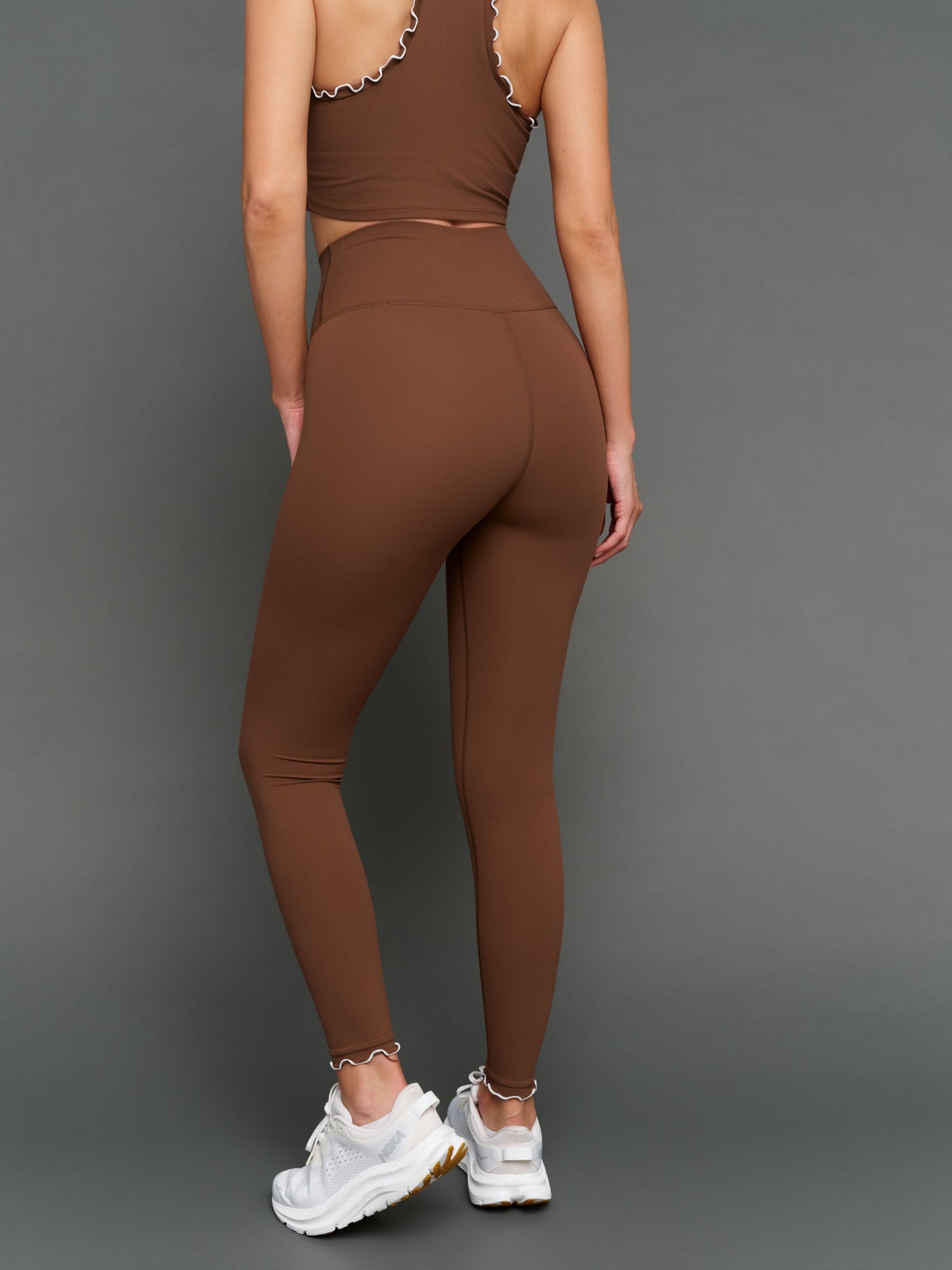 Carbon38 | Contrast Scallop Edge Legging in Melt - Carafe/White