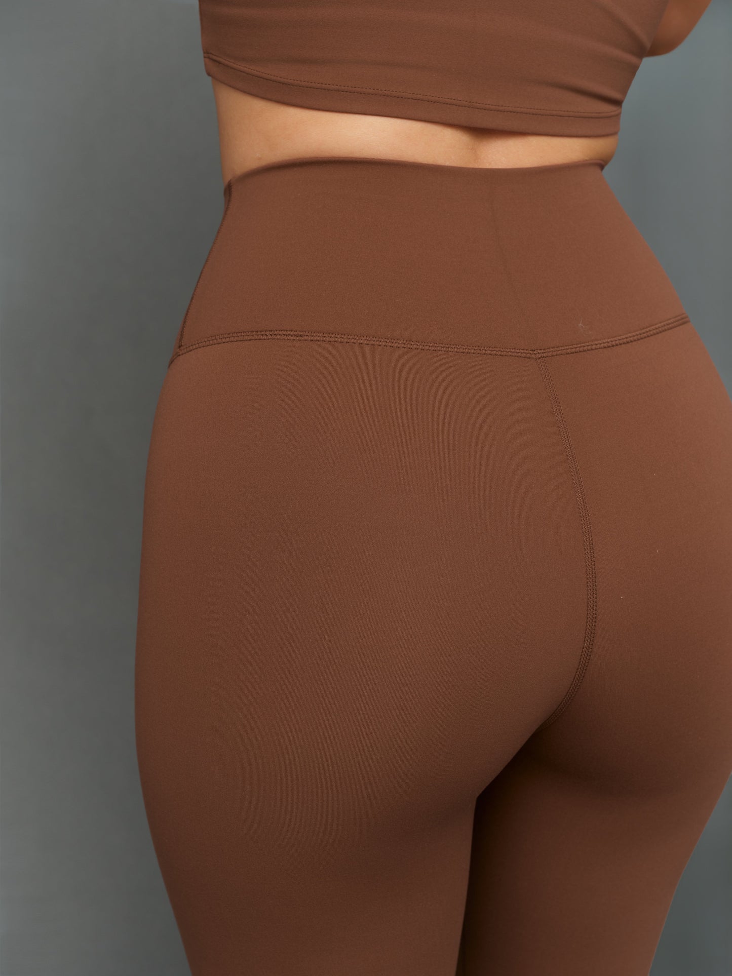 Carbon38 | Contrast Scallop Edge Legging in Melt - Carafe/White