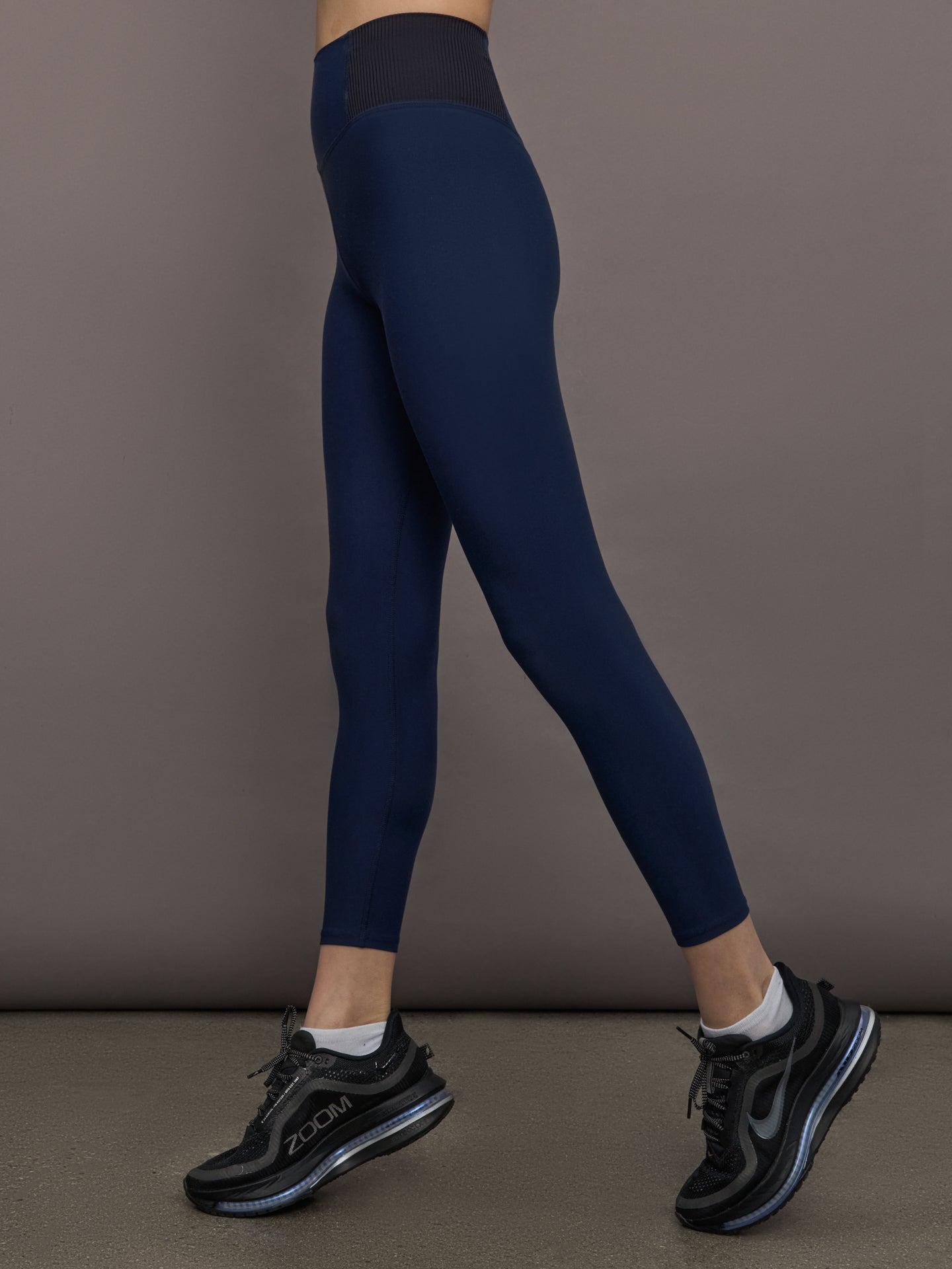 Carbon38 | Seamed Legging in Melt - Navy/Black