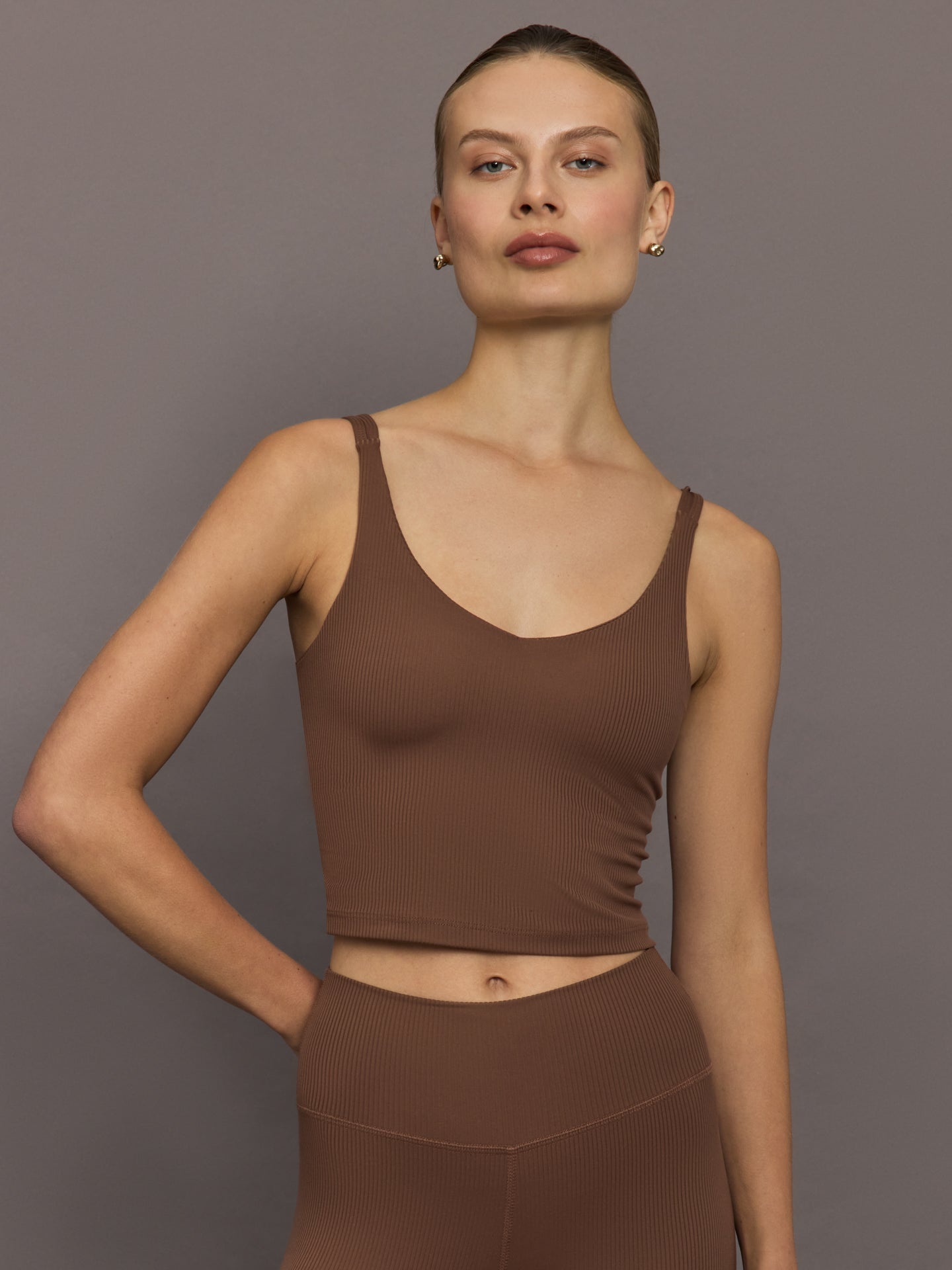 Carbon38 | V-Neck Tank in Ribbed Melt - Cocoa Brown