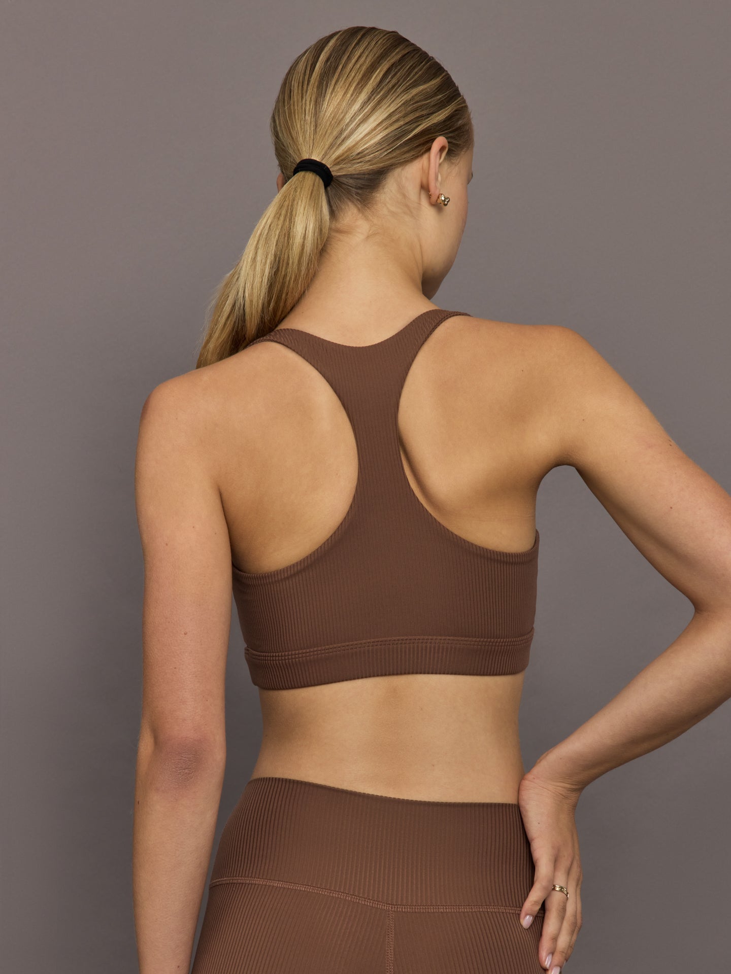 Carbon38 | Racerback Bra in Ribbed Melt - Cocoa Brown