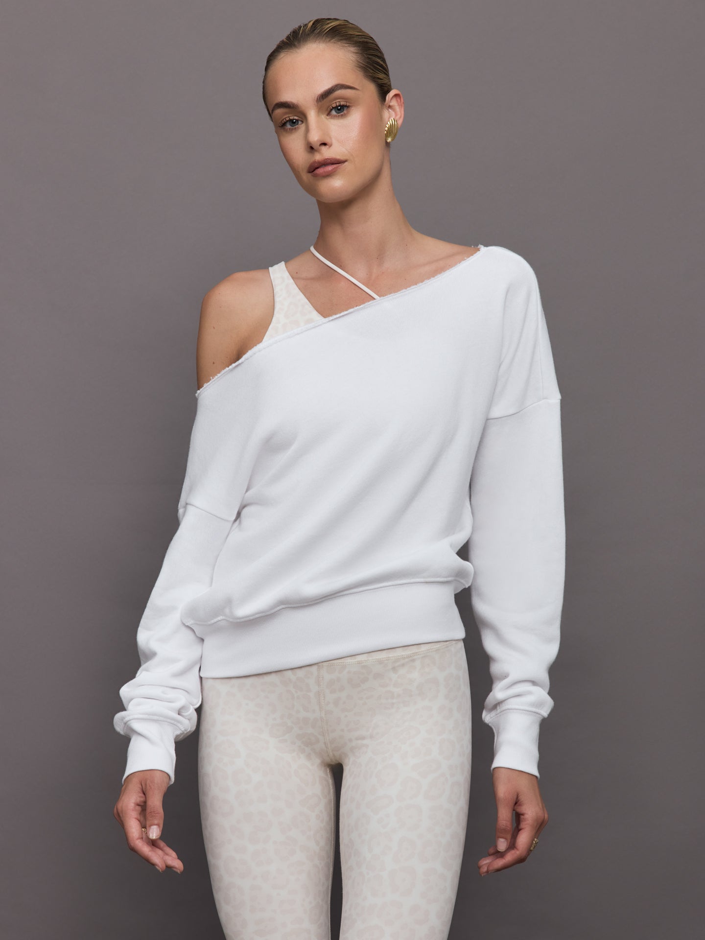 Carbon38 | Off Shoulder Sweatshirt in French Terry - White