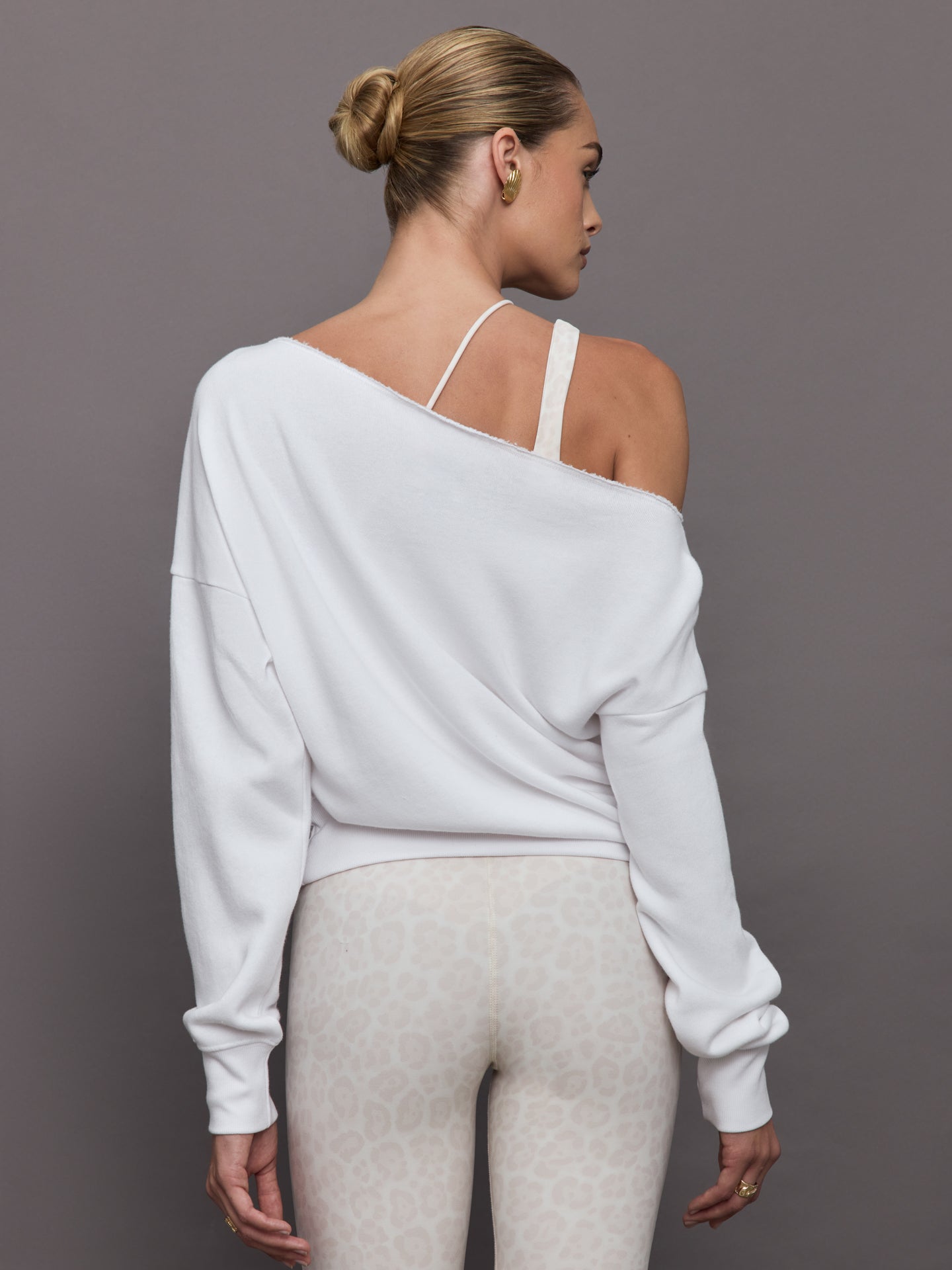 Carbon38 | Off Shoulder Sweatshirt in French Terry - White