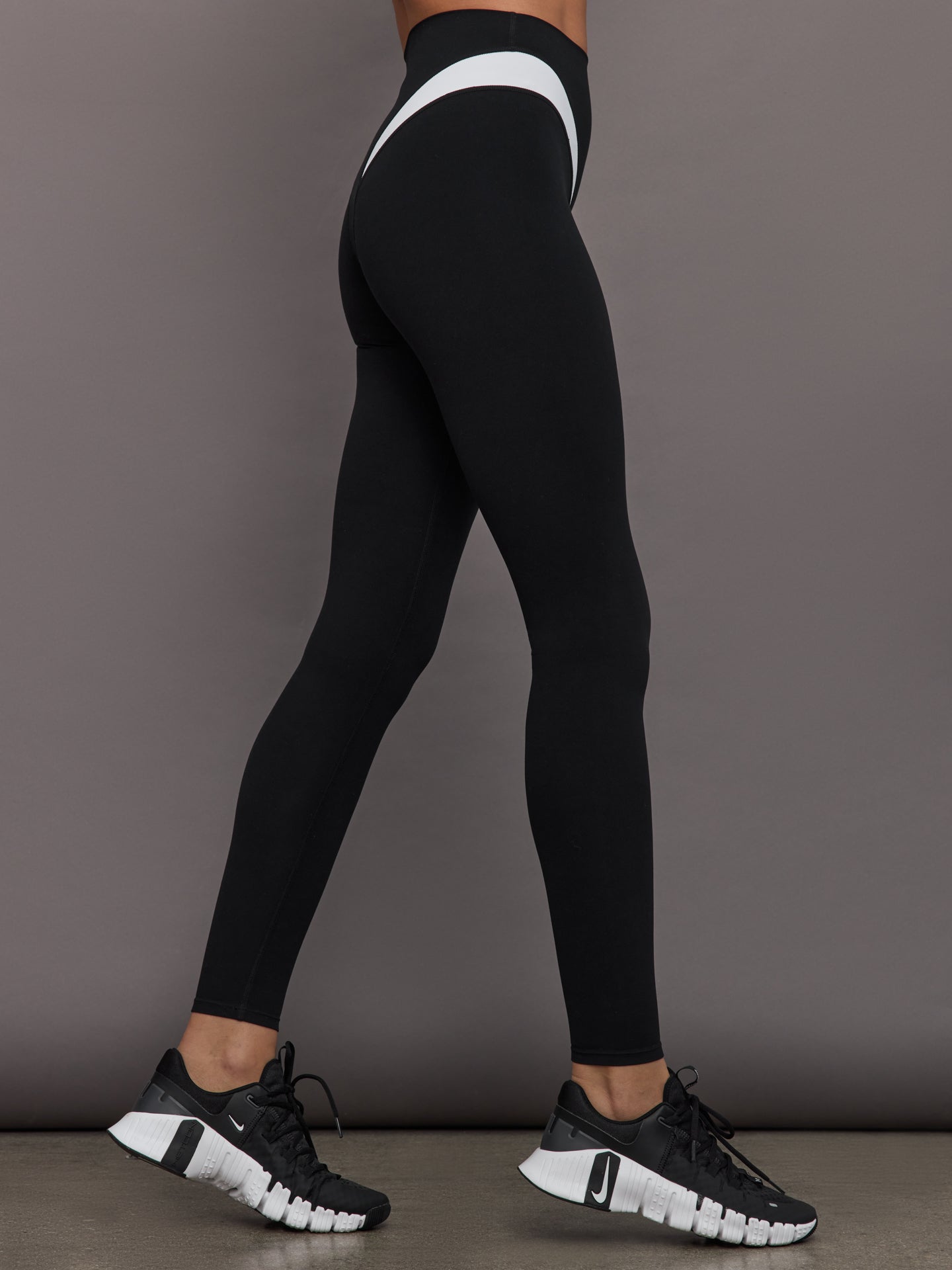 Carbon38 | Spliced Colorblock Legging in Melt - Black / White