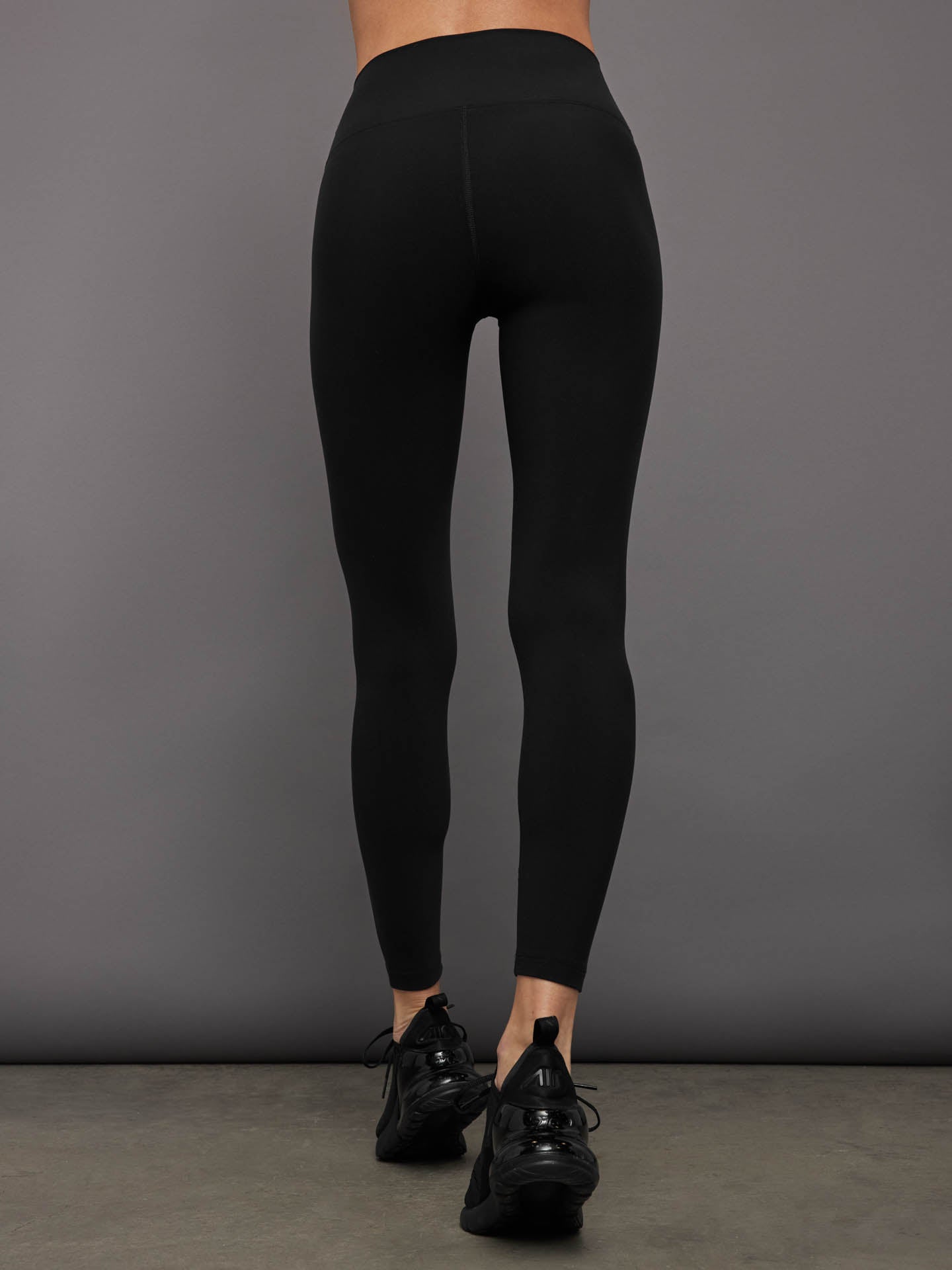 Carbon38 | High Rise Legging in Melt - Black