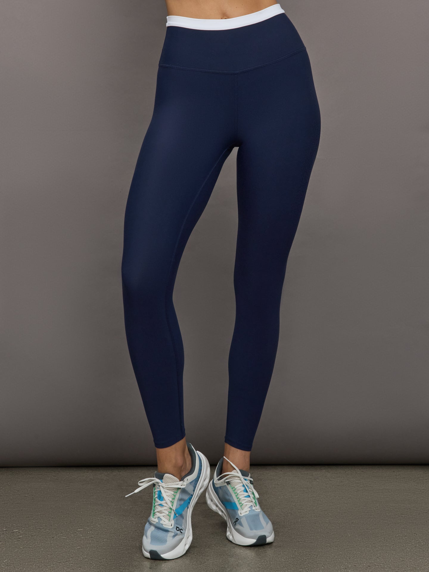 Carbon38 | Contrast Waistband Legging in Melt - Navy/White