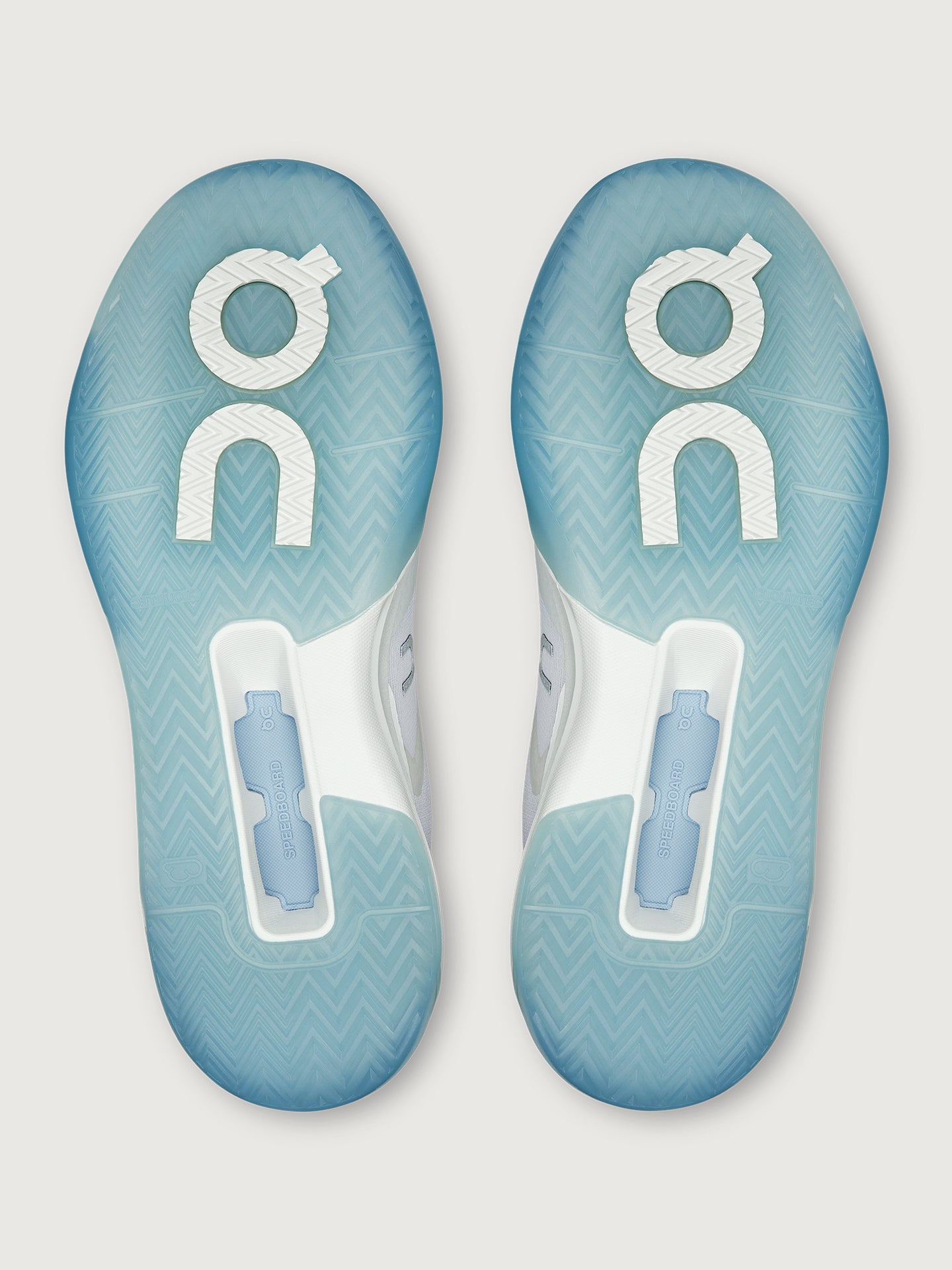 Carbon38 | THE ROGER ADV Pro - White | Chambray
