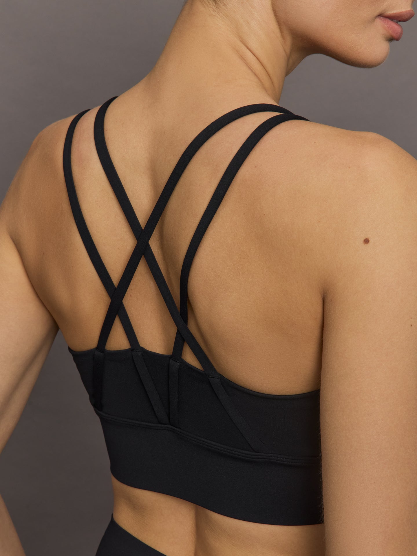 Carbon38 | Multi Strap Active Bra in Diamond Compression - Black
