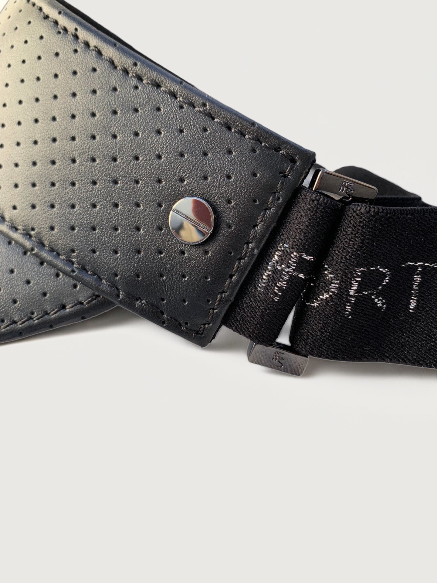 Carbon38 | The Visor - Black