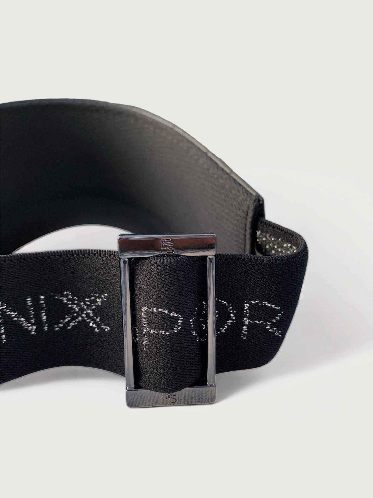 Carbon38 | The Visor - Black