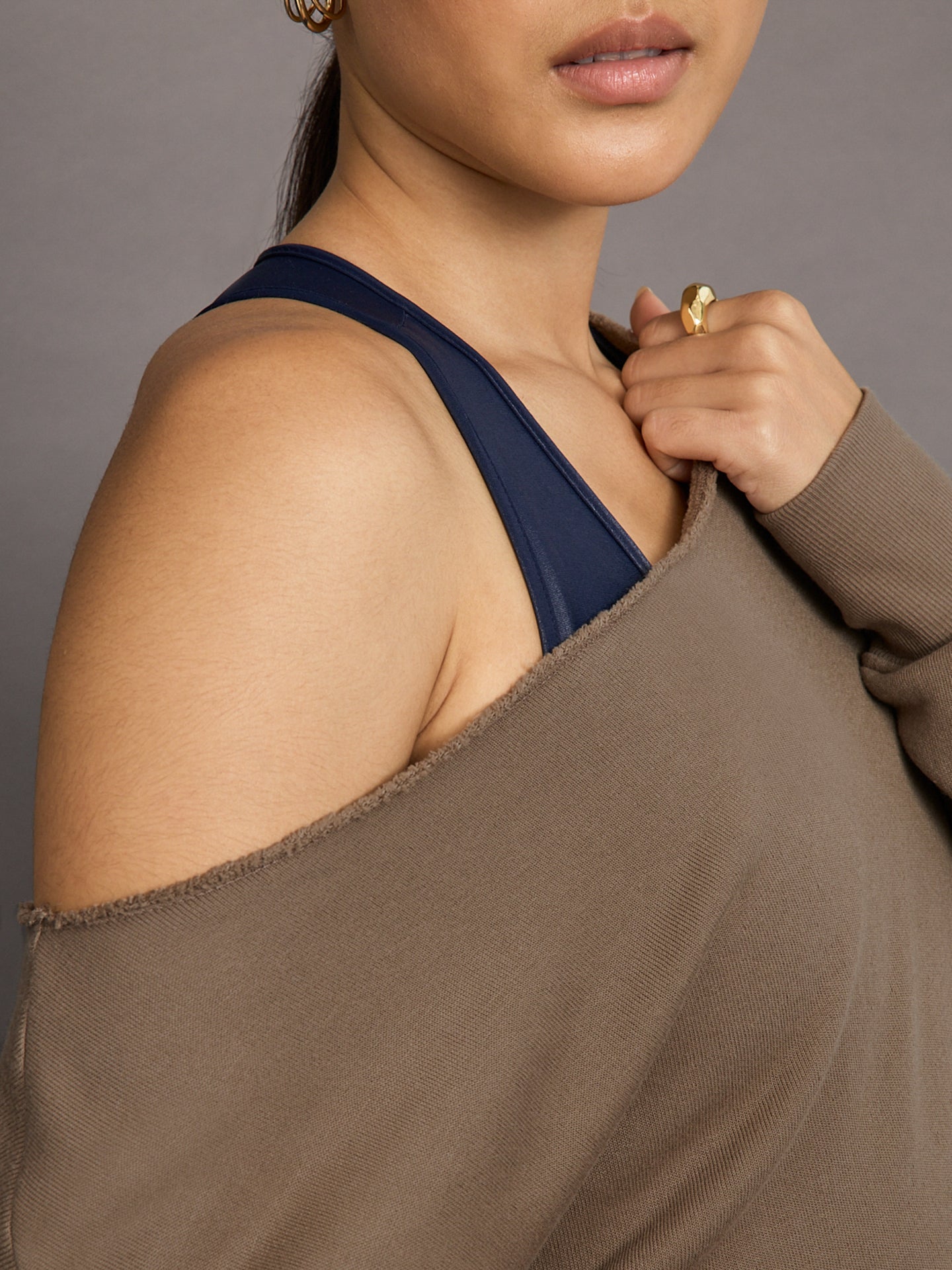 Carbon38 | Off Shoulder Sweatshirt in French Terry - Caribou