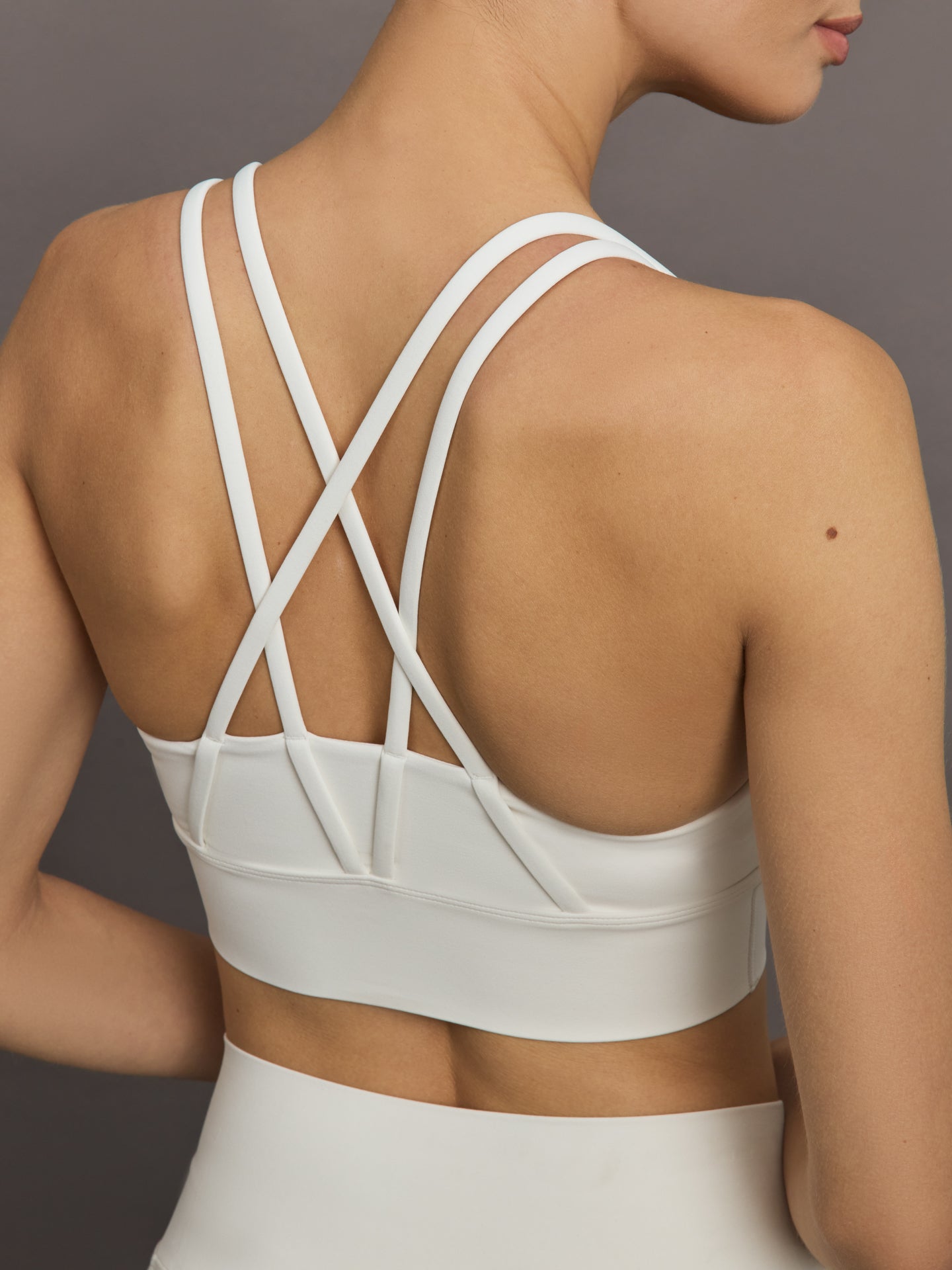 Carbon38 | Multi Strap Active Bra in Diamond Compression - Cloud Dancer