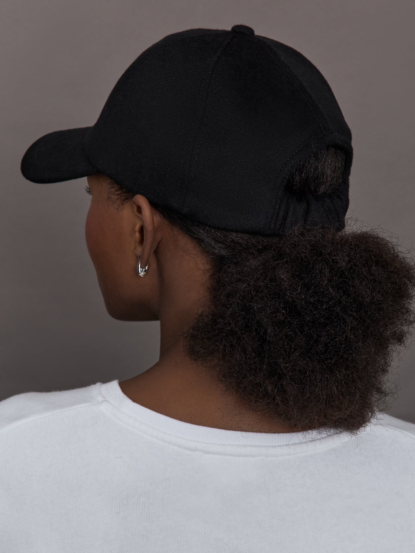 Carbon38 | Lo - Black Cashmere