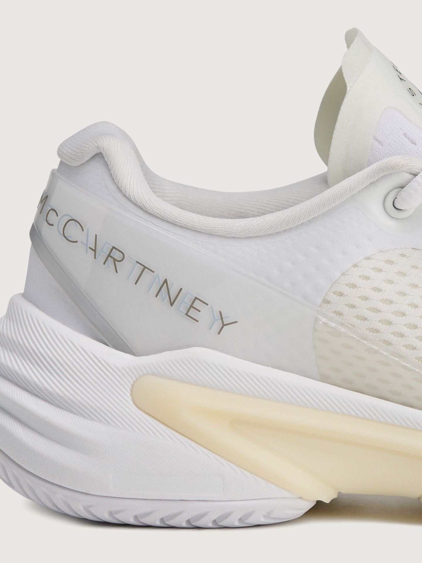 Carbon38 | aSMC Barricade - Ftwr White/Almond Milk-Smc/Willow Grey