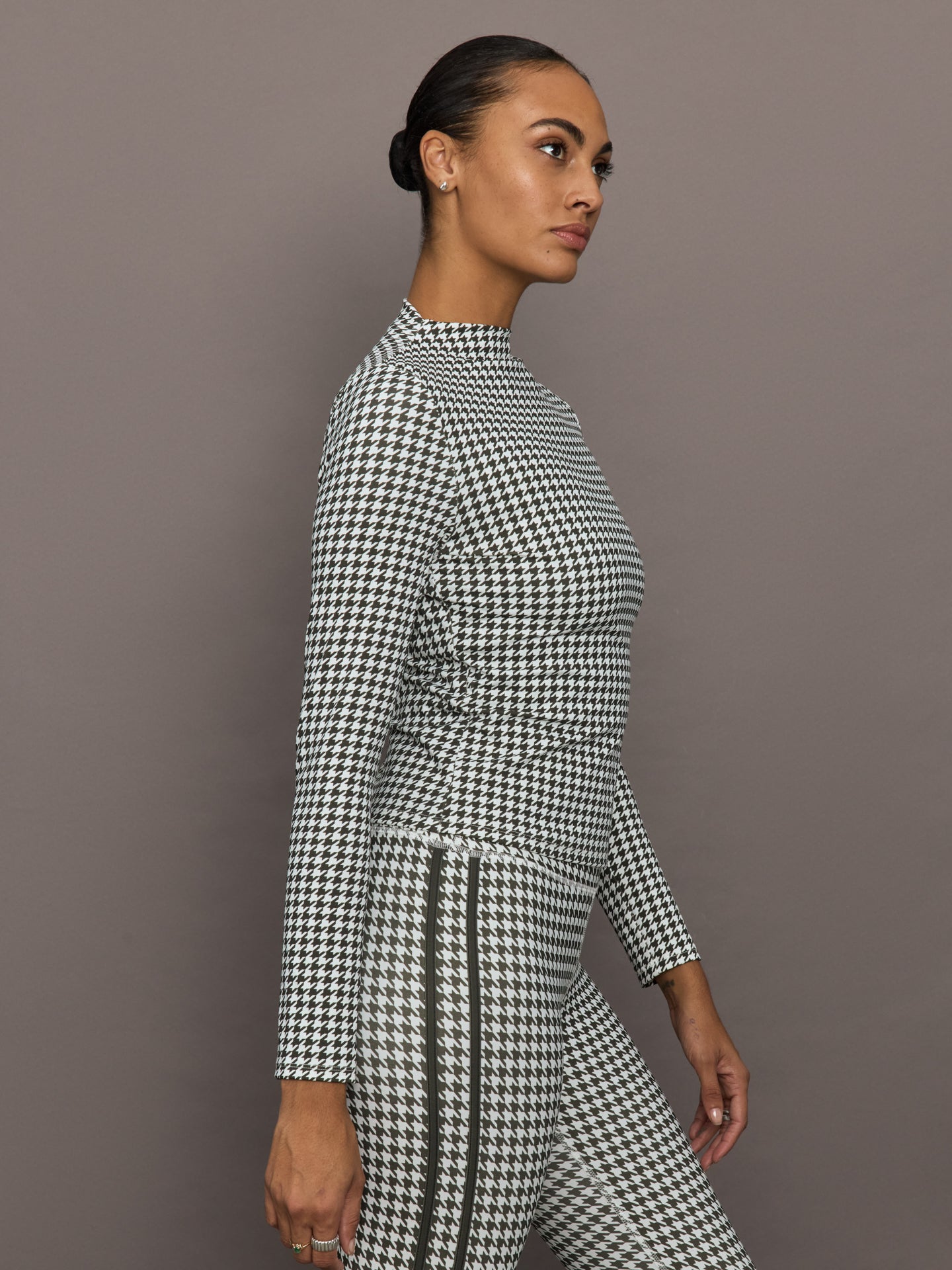 Carbon38 | Houndstooth Mock Neck Top - Ivory / Faded Black