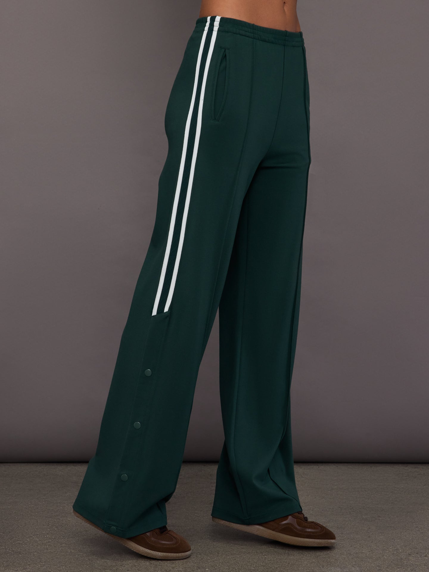 Carbon38 | Cobra Zephyr Wide Leg Pant - Green
