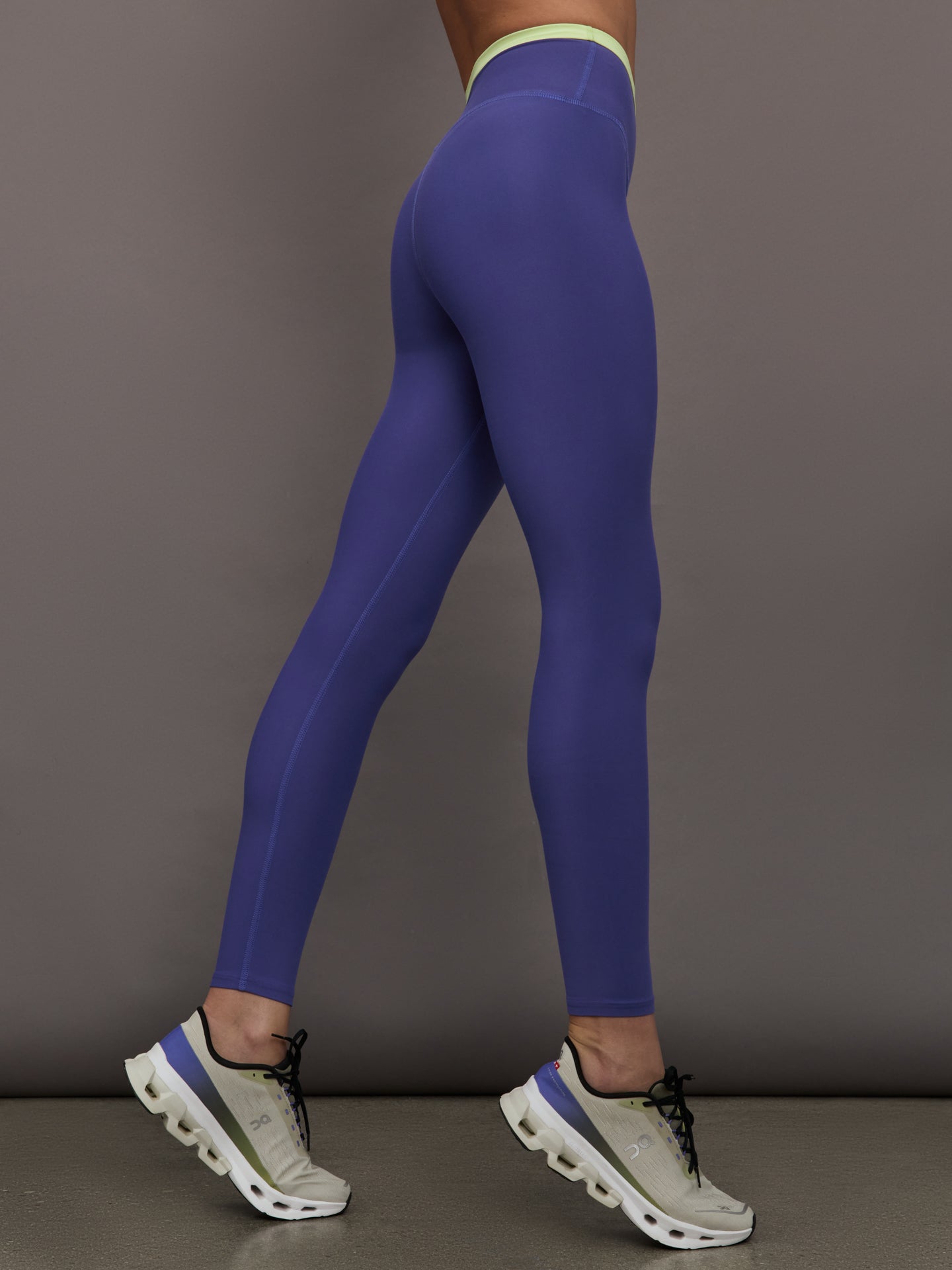 Carbon38 | Contrast Waistband Legging in Melt - Future Dusk / Matcha