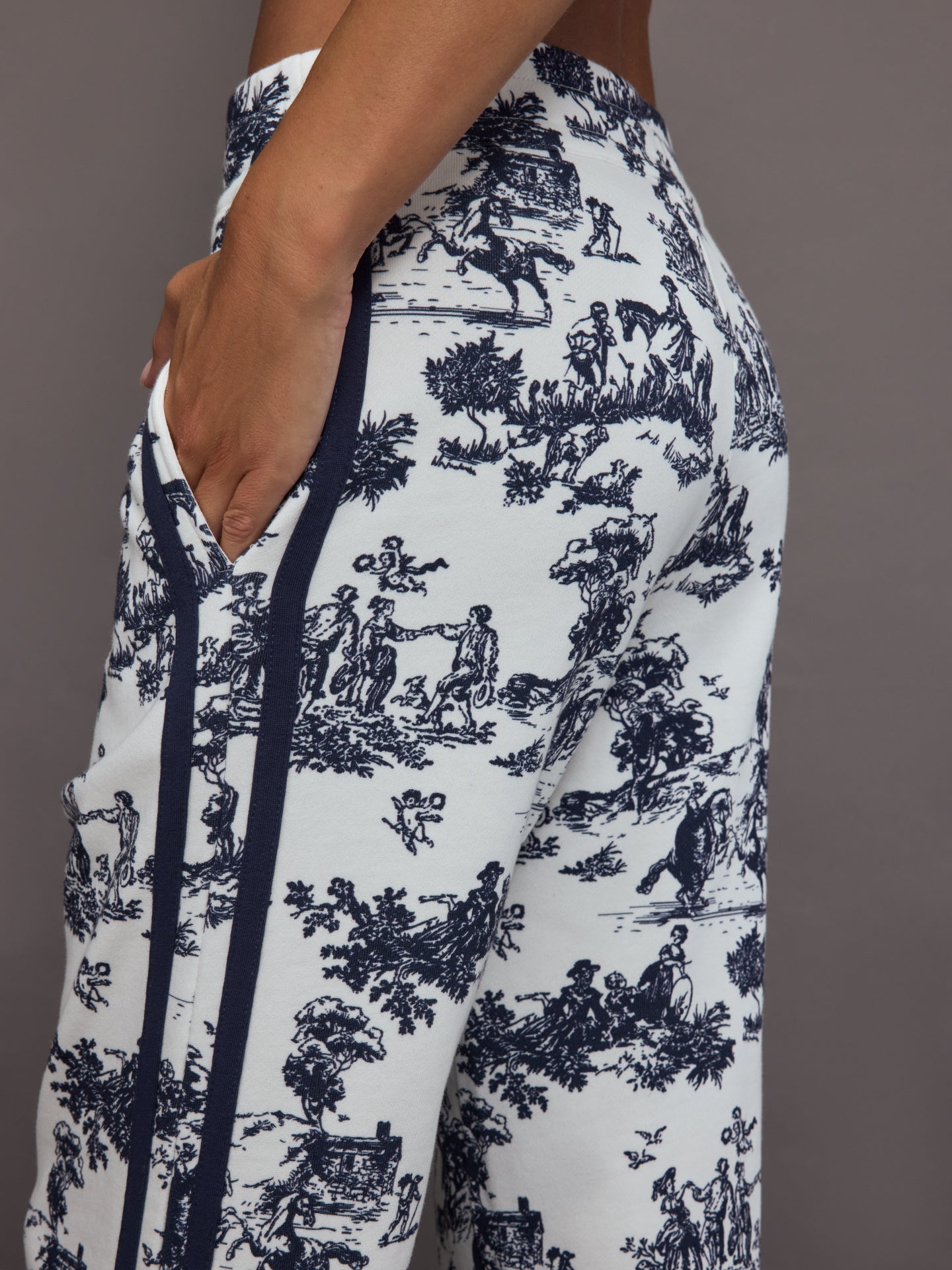 Carbon38 | Toile Track Pant - Navy Toile