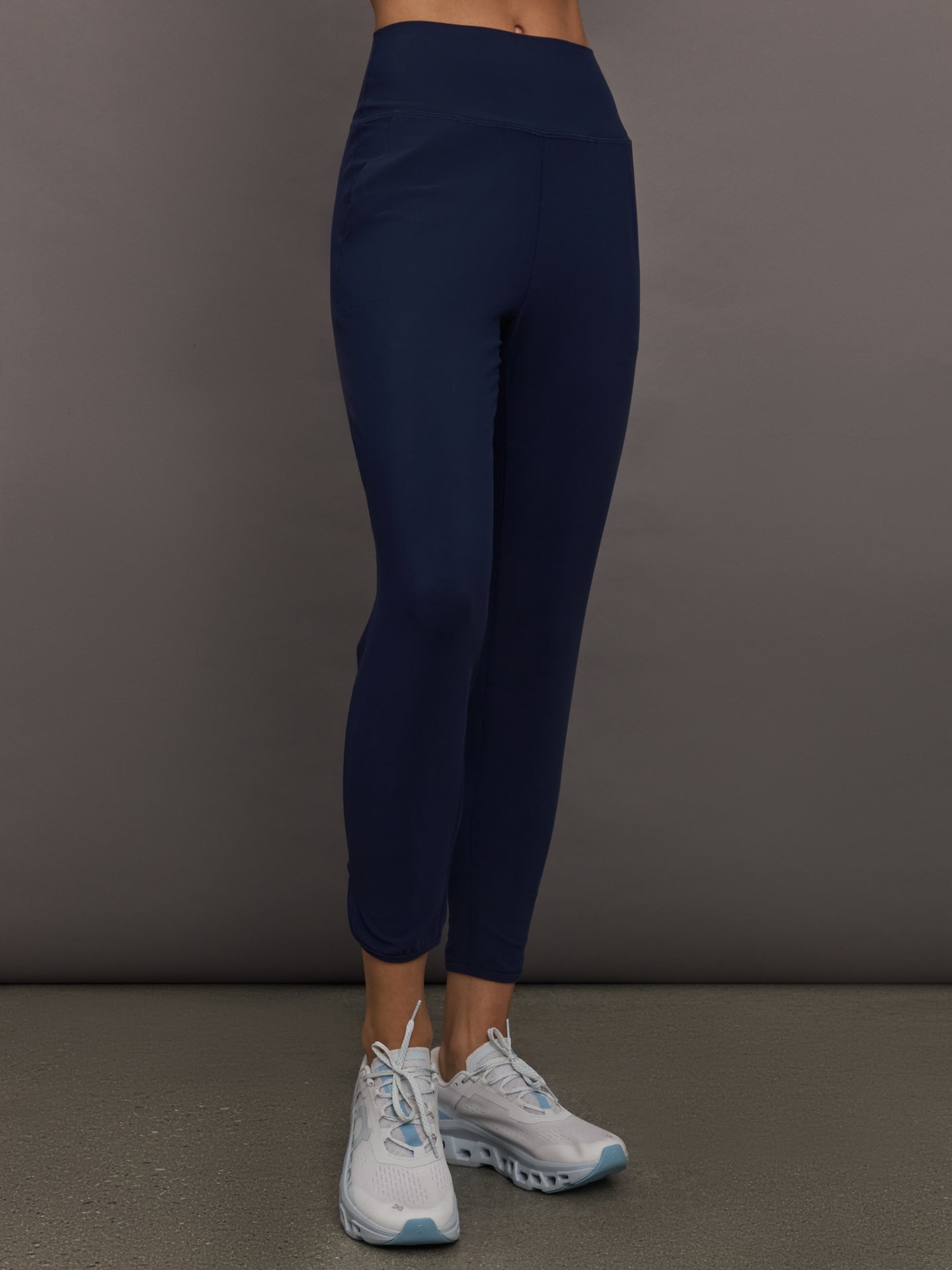 Carbon38 | Jogger in Melt - Navy Blazer