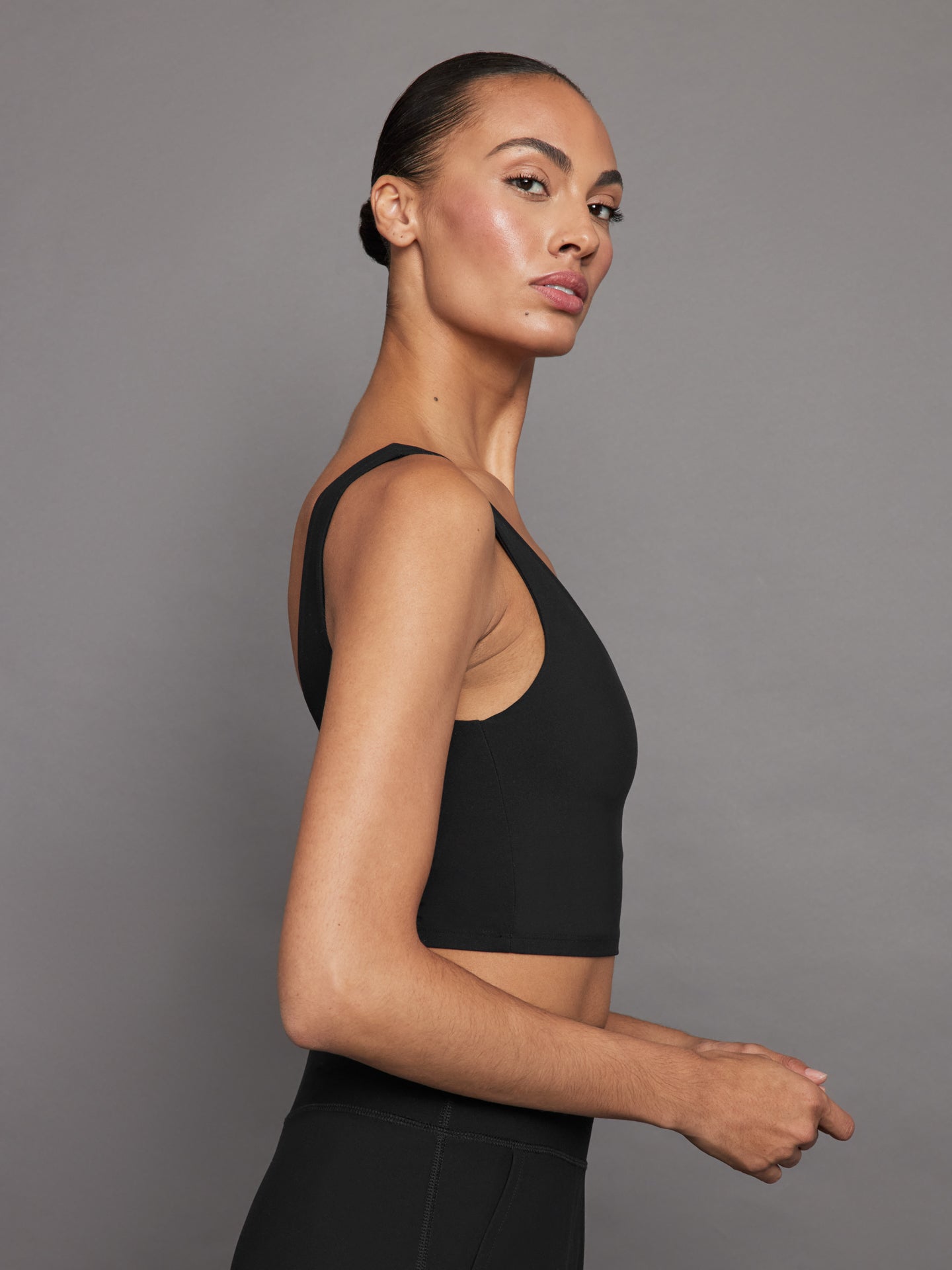 Carbon38 | V-Neck Longline Bra in Melt - Black
