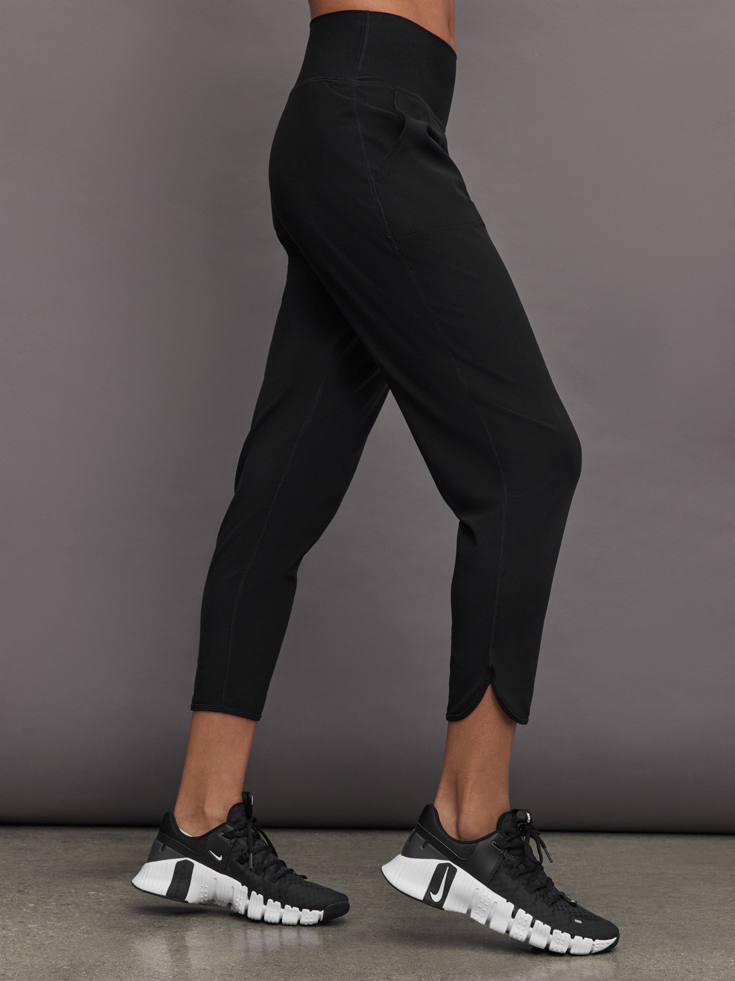 Carbon38 | Jogger in Melt - Black