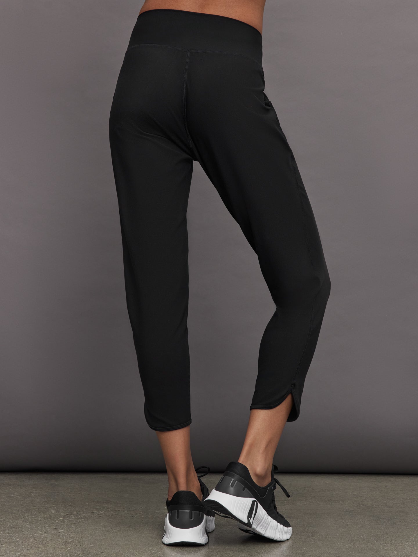 Carbon38 | Jogger in Melt - Black