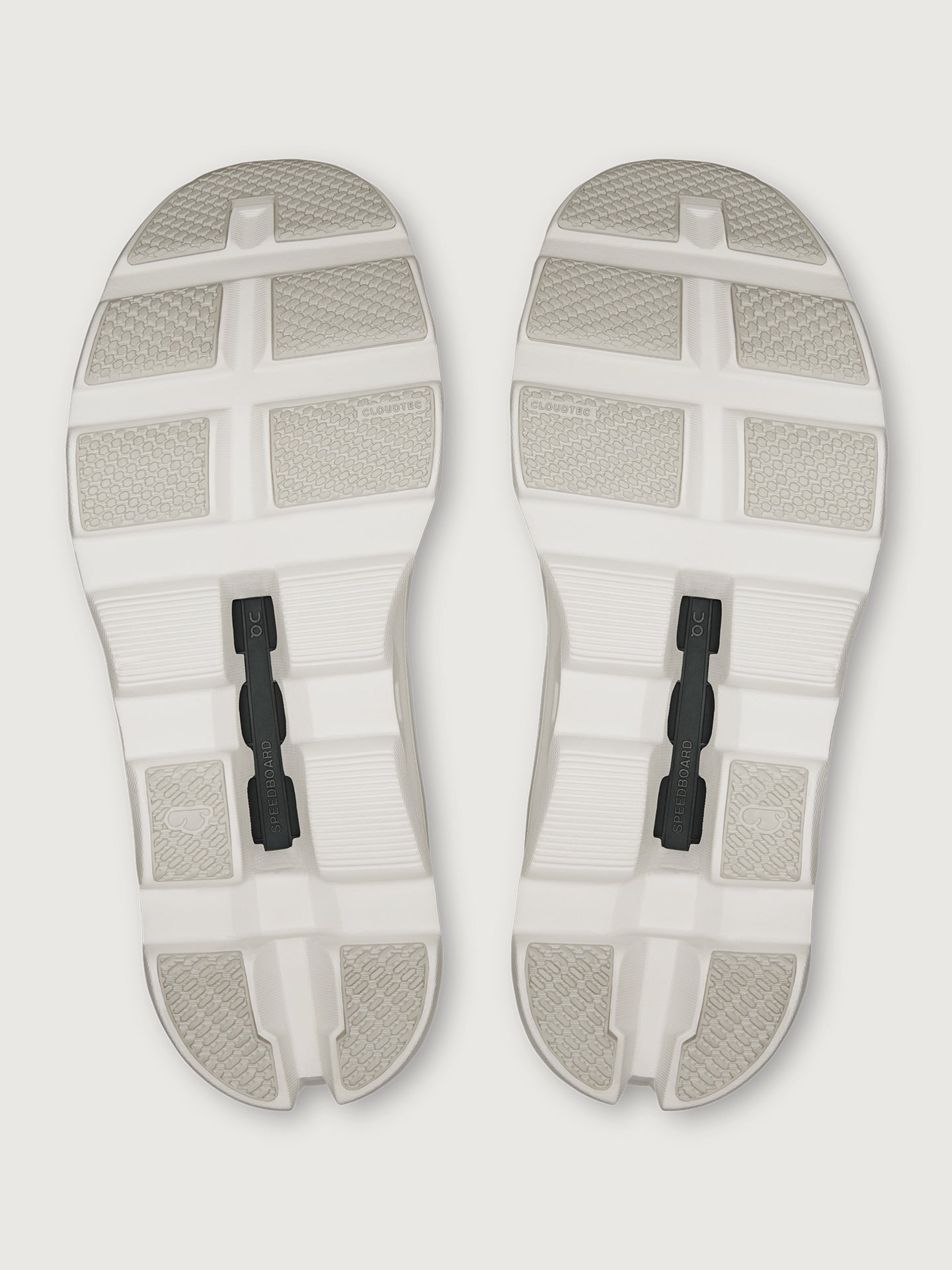 Carbon38 | Cloudmonster Void - White | White