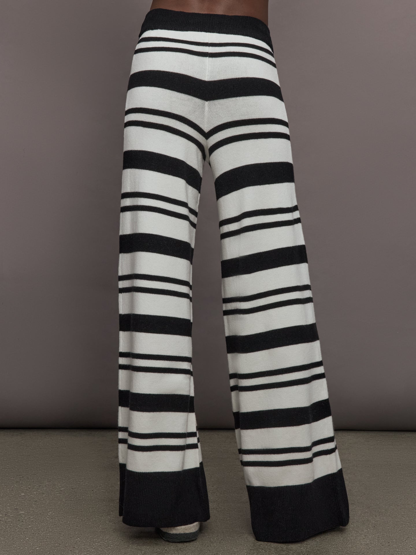 Carbon38 | Striped Sweater Pant - Black/Cream