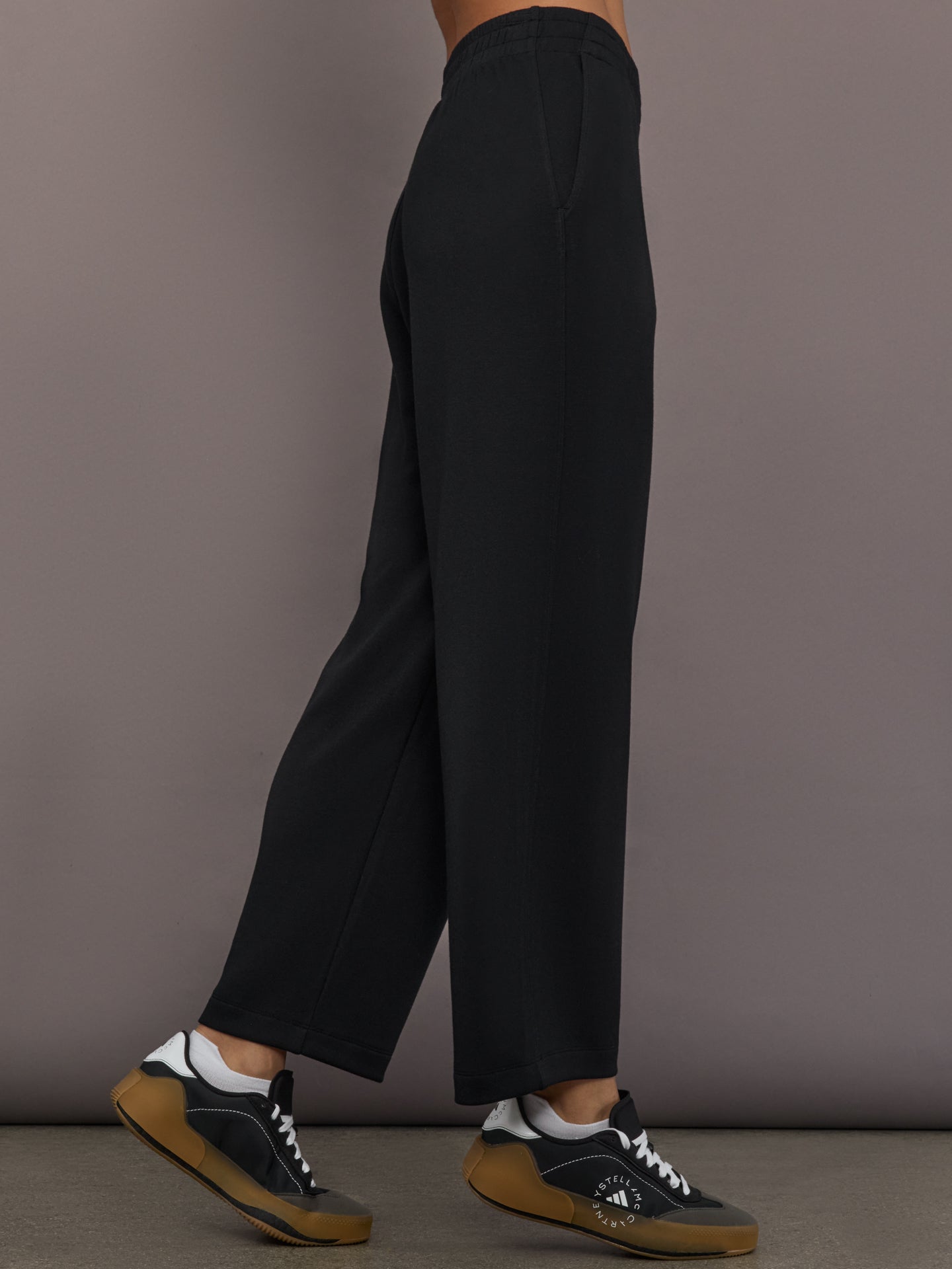 Carbon38 | Barrel Leg Pant in Interlock - Black