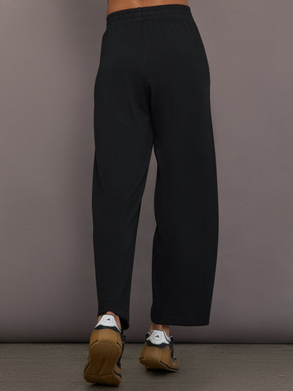 Carbon38 | Barrel Leg Pant in Interlock - Black