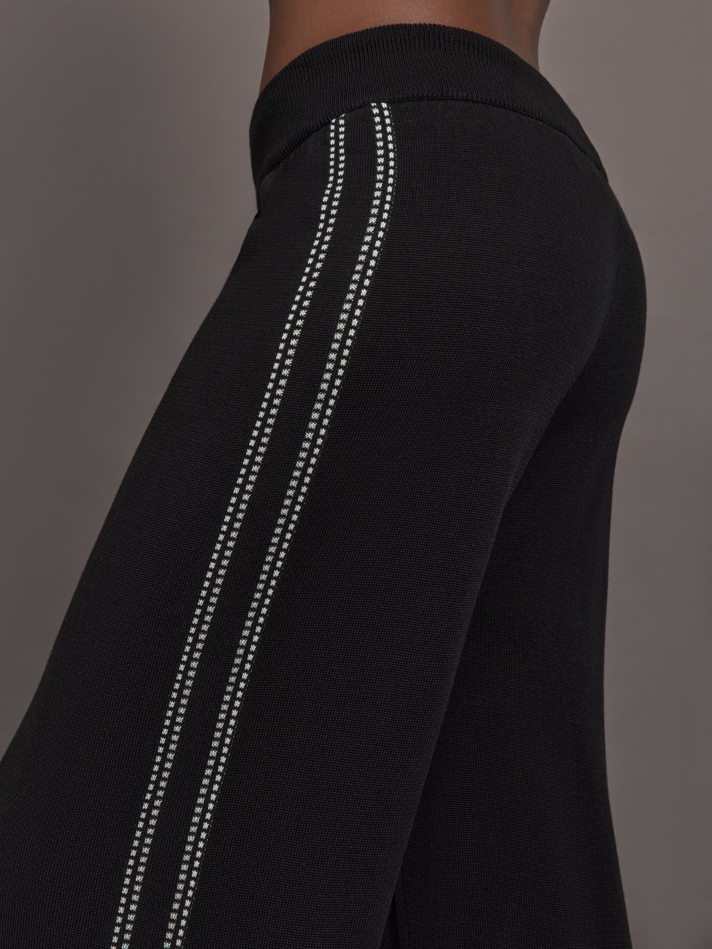 Carbon38 | The Lawrence Knit Pant - Ink