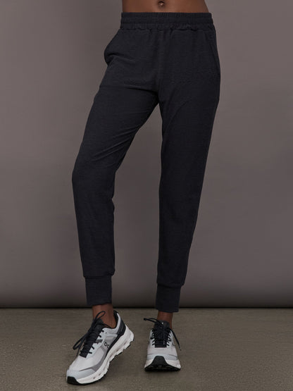 Carbon38 | Jogger in Soft Luxe - Heather Black