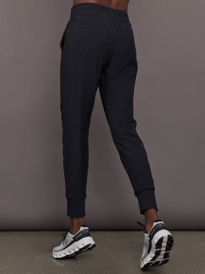 Carbon38 | Jogger in Soft Luxe - Heather Black