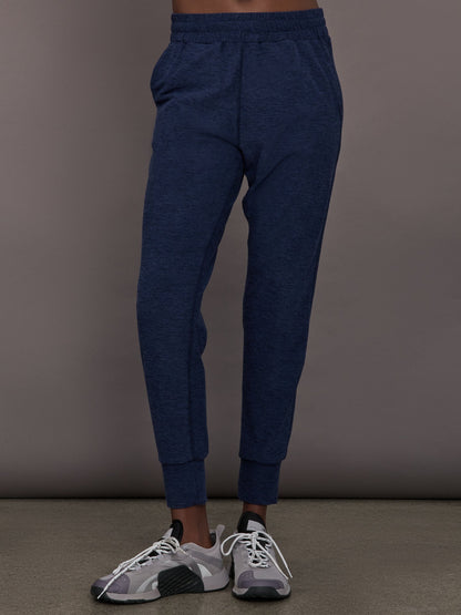 Carbon38 | Jogger in Soft Luxe - Heather Navy Blazer