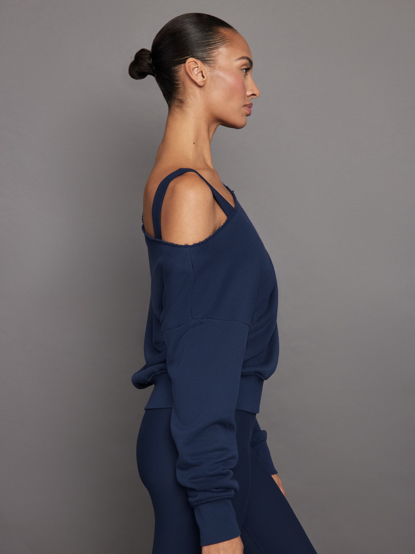 Carbon38 | Off Shoulder Sweatshirt in French Terry - Navy Blazer
