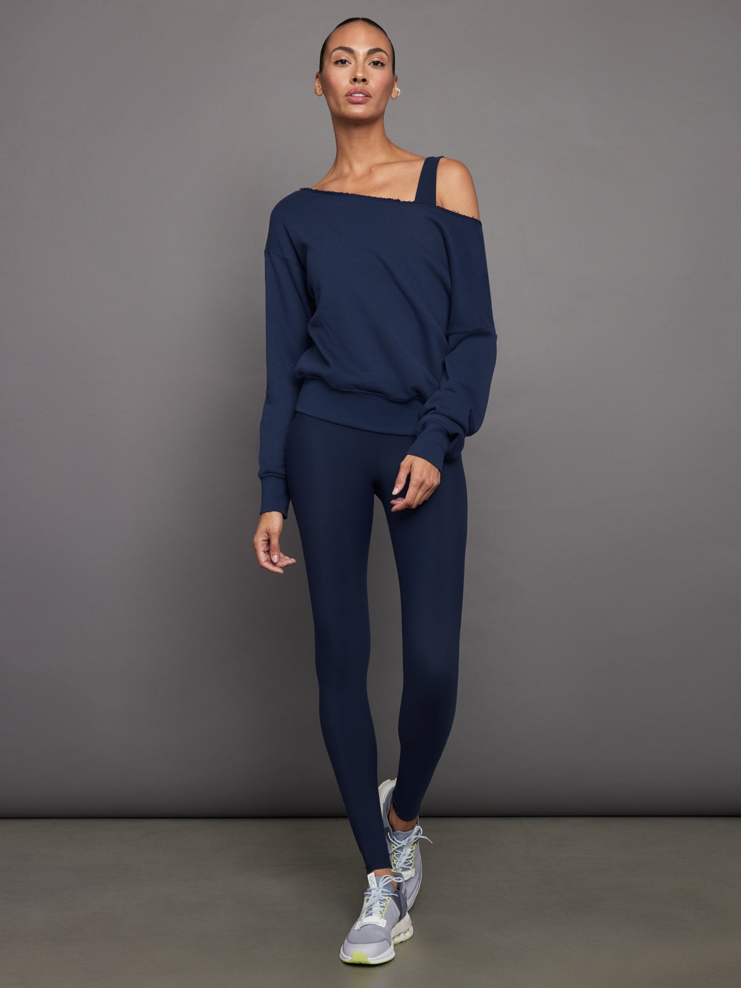 Carbon38 | Off Shoulder Sweatshirt in French Terry - Navy Blazer